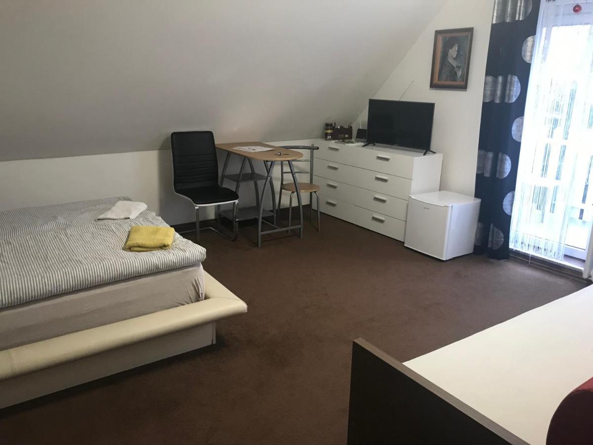 Homestay U Hanky Zdiby Exteriör bild