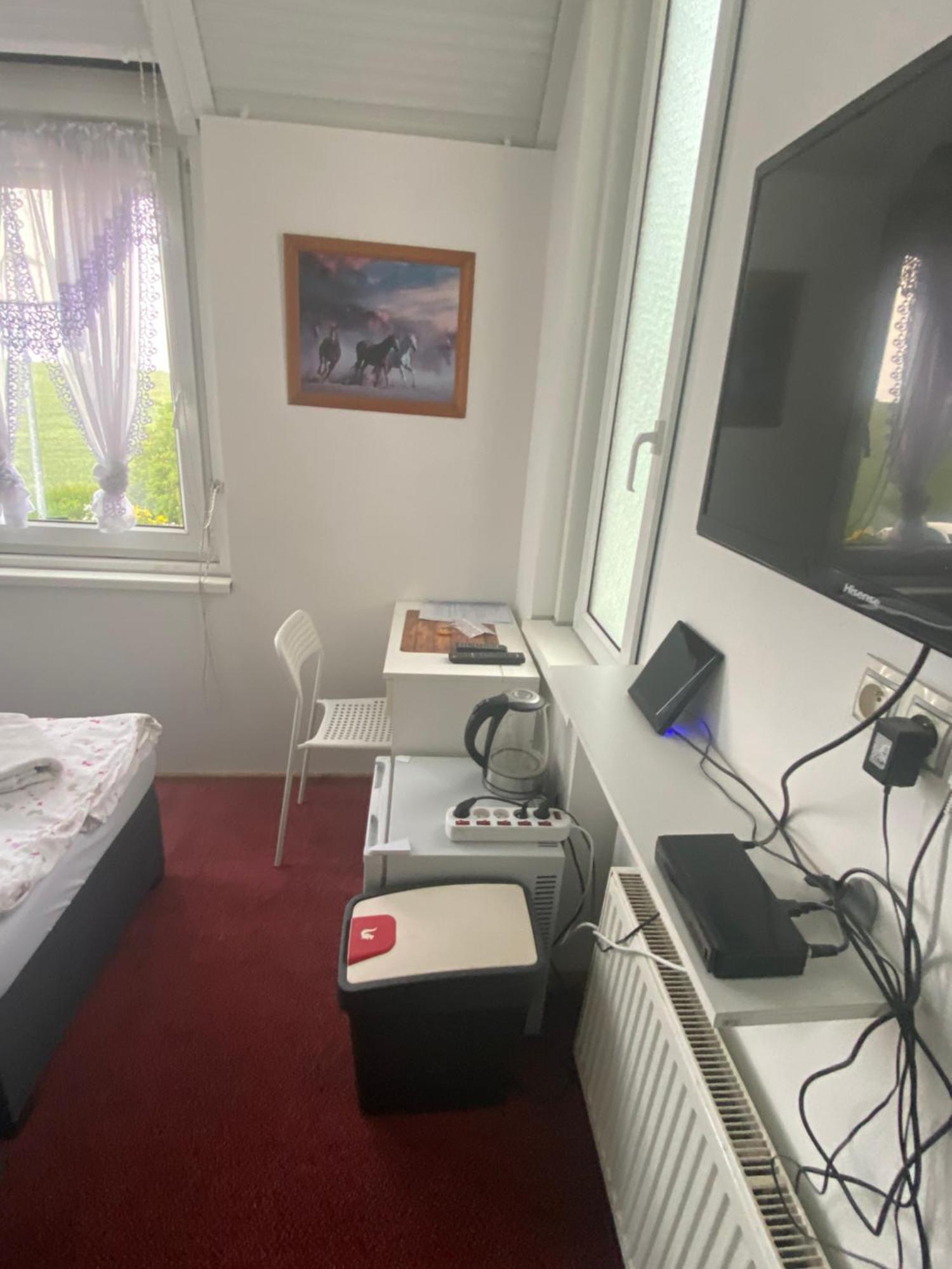 Homestay U Hanky Zdiby Exteriör bild
