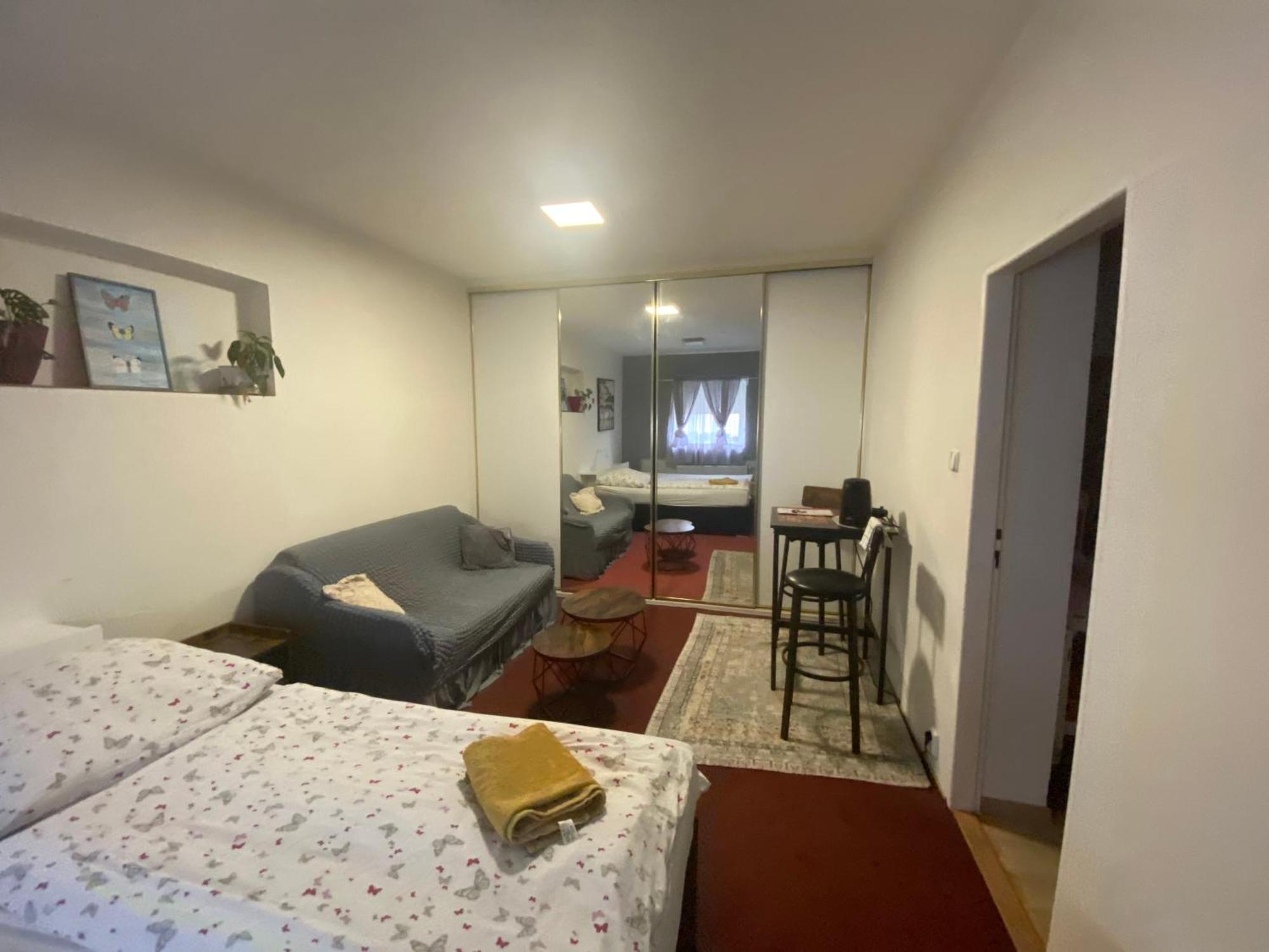 Homestay U Hanky Zdiby Exteriör bild