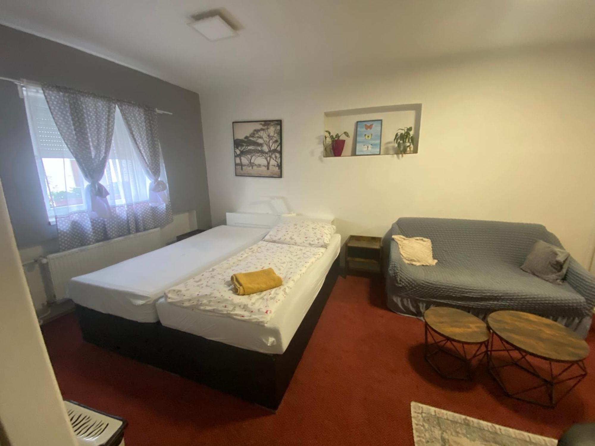 Homestay U Hanky Zdiby Exteriör bild