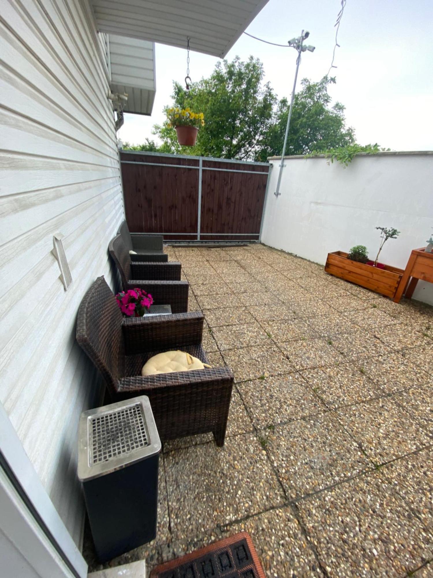 Homestay U Hanky Zdiby Exteriör bild