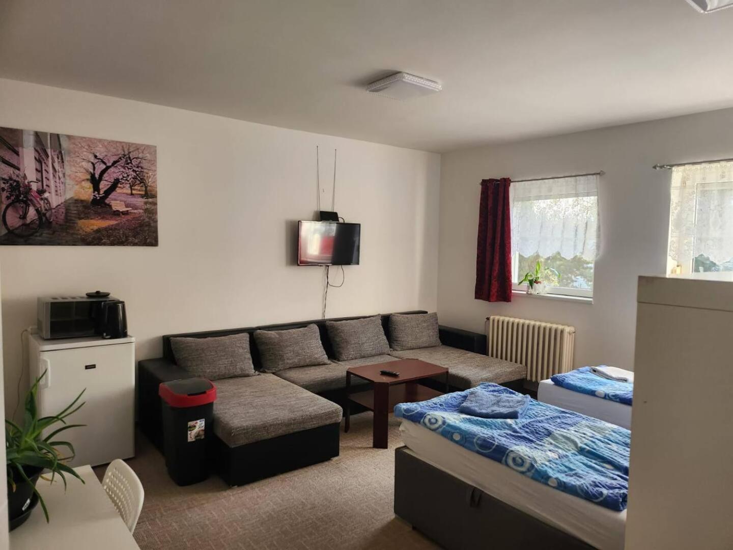 Homestay U Hanky Zdiby Exteriör bild